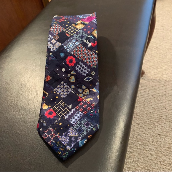 Beautiful Handmade Brioni Tie - Picture 3 of 15